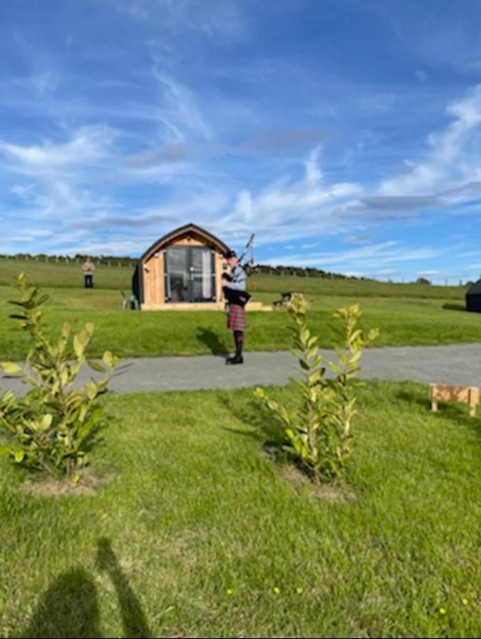 Hare'S Warren Villa Bathgate Exterior photo